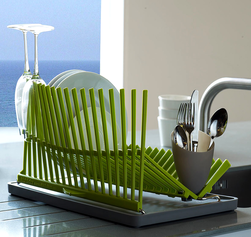 Настольную сушилку для посуды можно поставить в любое удобное место возле мойки
