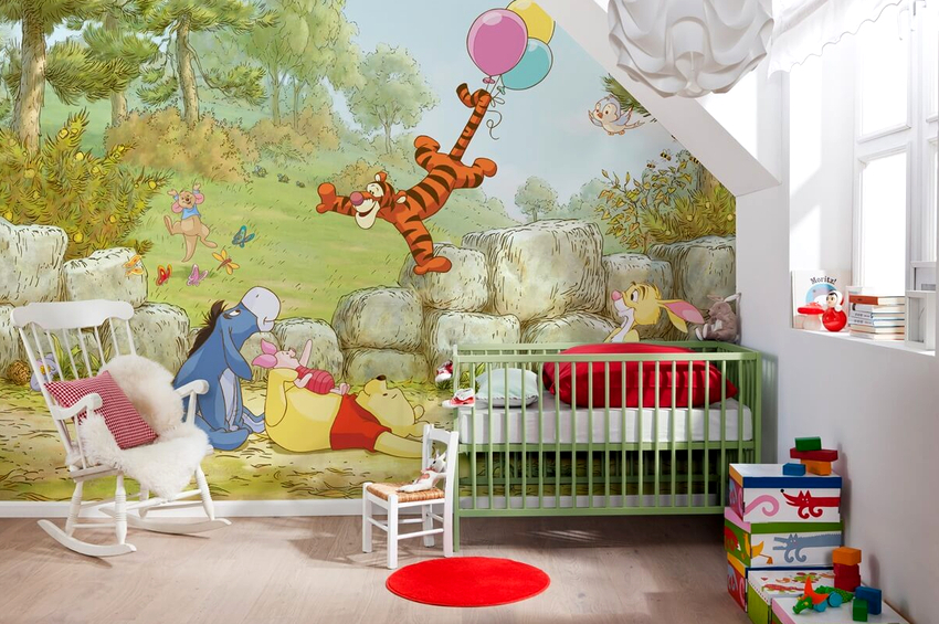 Стены в детской комнате девочки лучше украсить героями мультфильмов