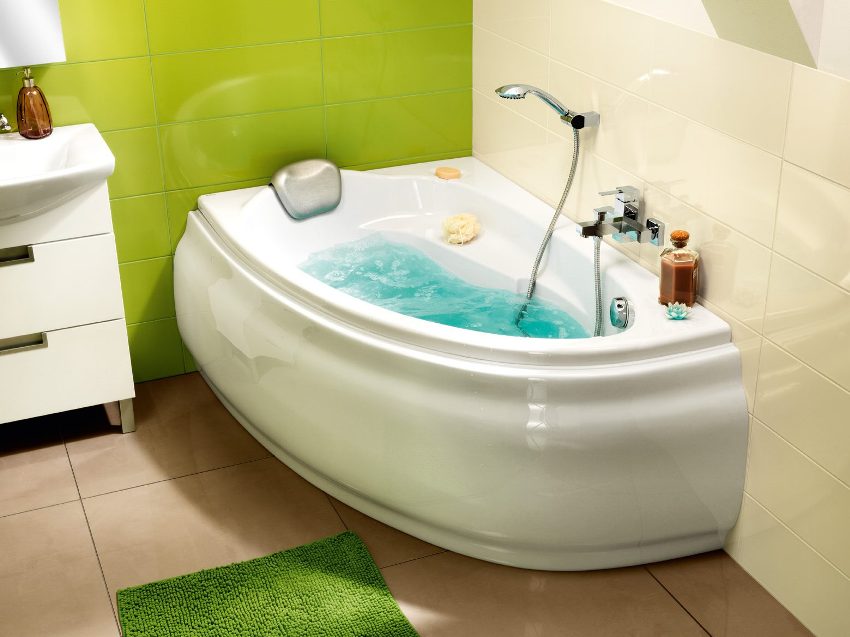 Сидячие ванны пользуются огромнейшим спросом среди представителей небольших ванных комнат