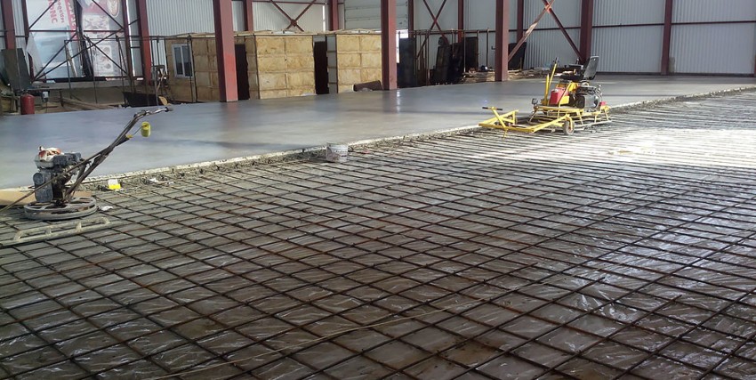 WTW способ нанесения подразумевает использование жидкого топпинга, который наносится на мокрый бетон