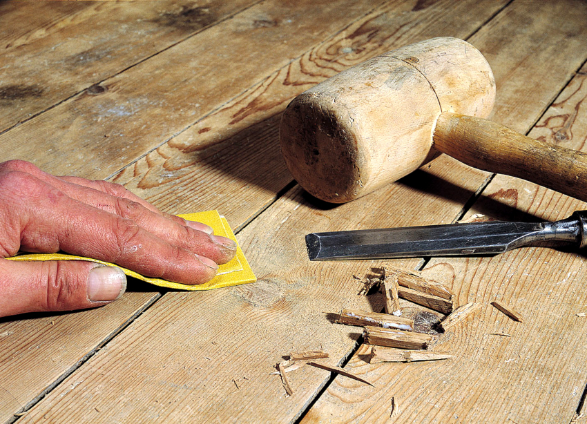 Подготовка основания является первым этапом шлифовки деревянного пола
